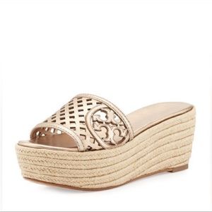(SOLD)       Tory Burch metallic gold thatched perforated wedge Raffia heels